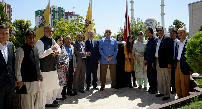Pakistanlı Parlamenterler Destek Ziyareti İçin Konya'da