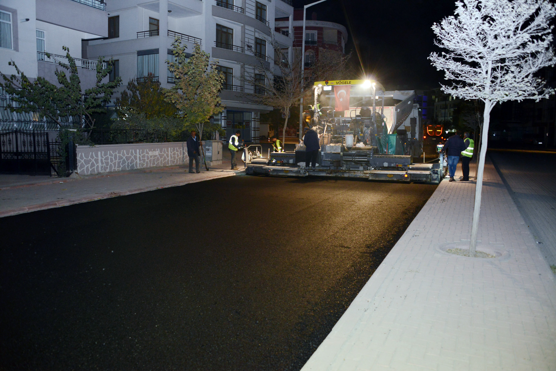 Ali Ulvi Kurucu Caddesinde Son Asfalt Çalışması Yapılıyor