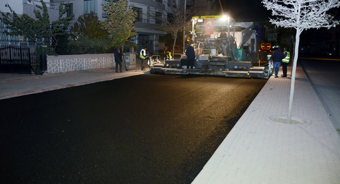 Ali Ulvi Kurucu Caddesinde Son Asfalt Çalışması Yapılıyor