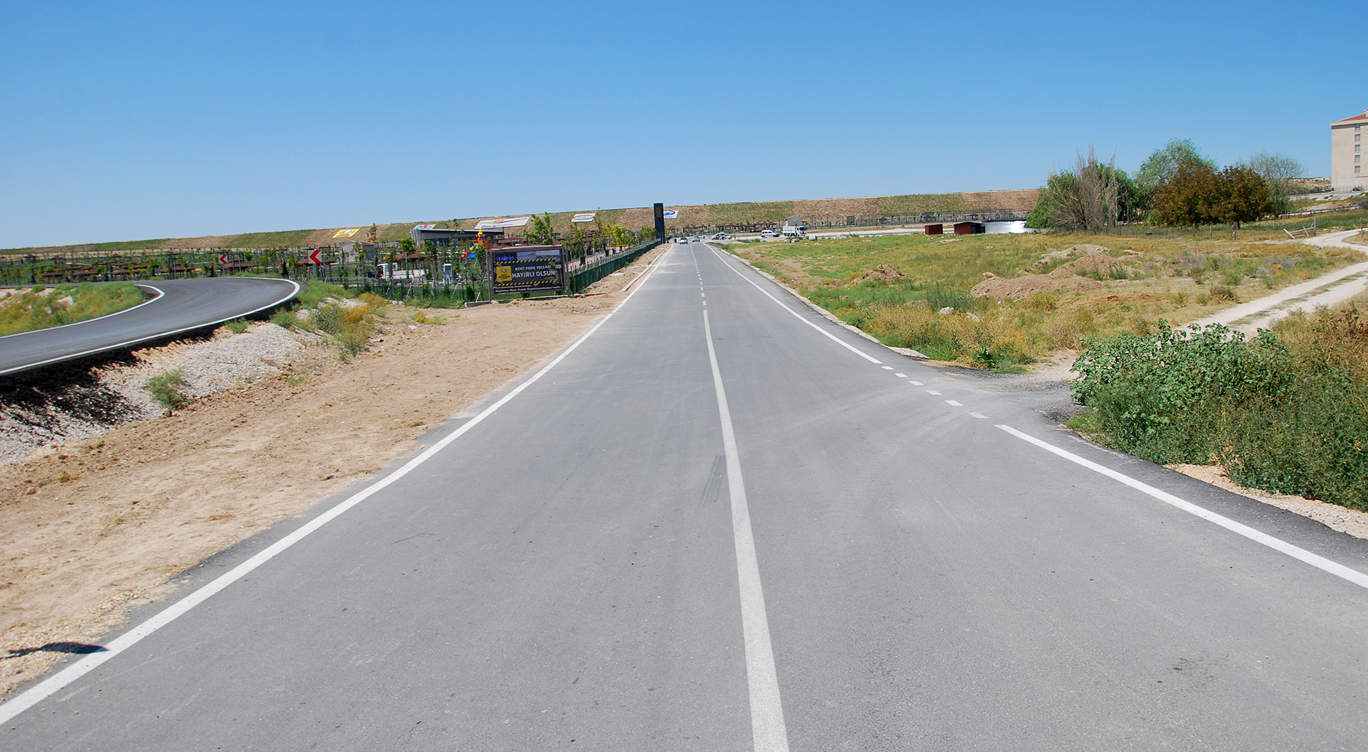 Büyükşehir'den Cihanbeyli'ye 7 Milyon Liralık Ana Cadde Düzenlemesi