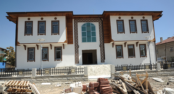 Büyükşehir'den Çumra'ya Şehir Konağı 