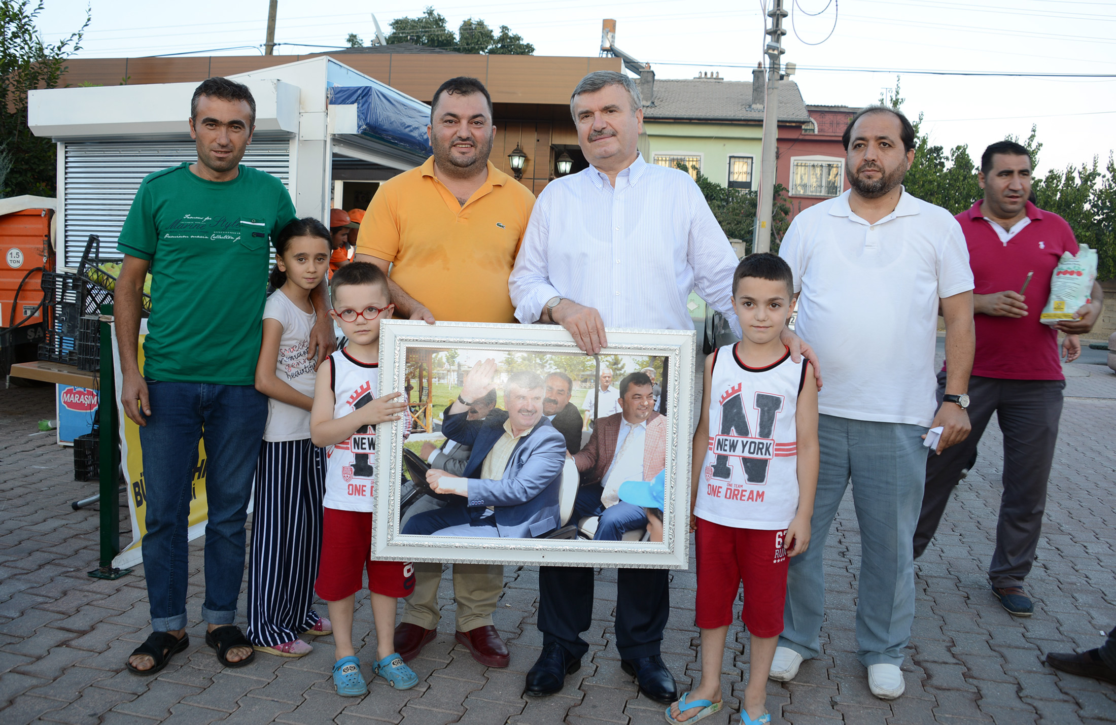 Büyükşehir'den Organik Meyve İkramı