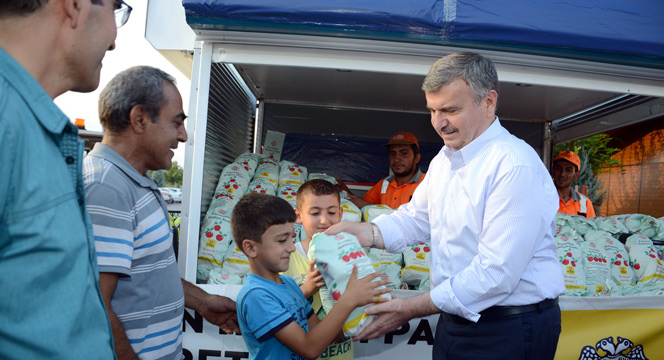 Büyükşehir'den Organik Meyve İkramı
