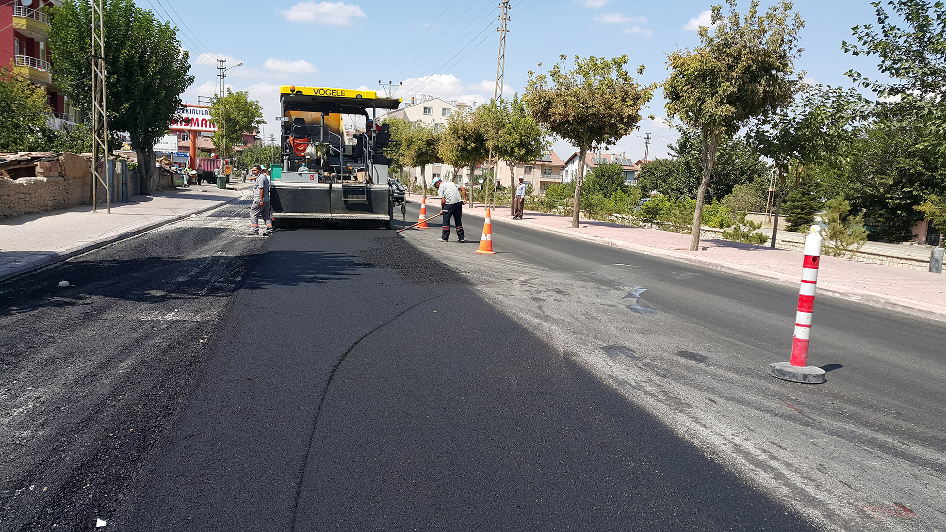 Karaman Caddesi'nde Asfalt Yenileniyor