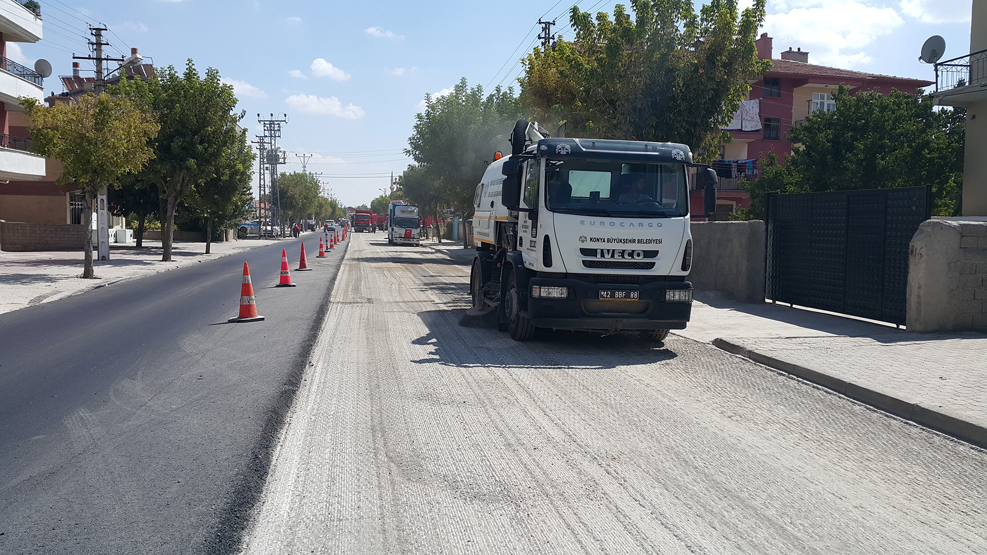 Karaman Caddesi'nde Asfalt Yenileniyor