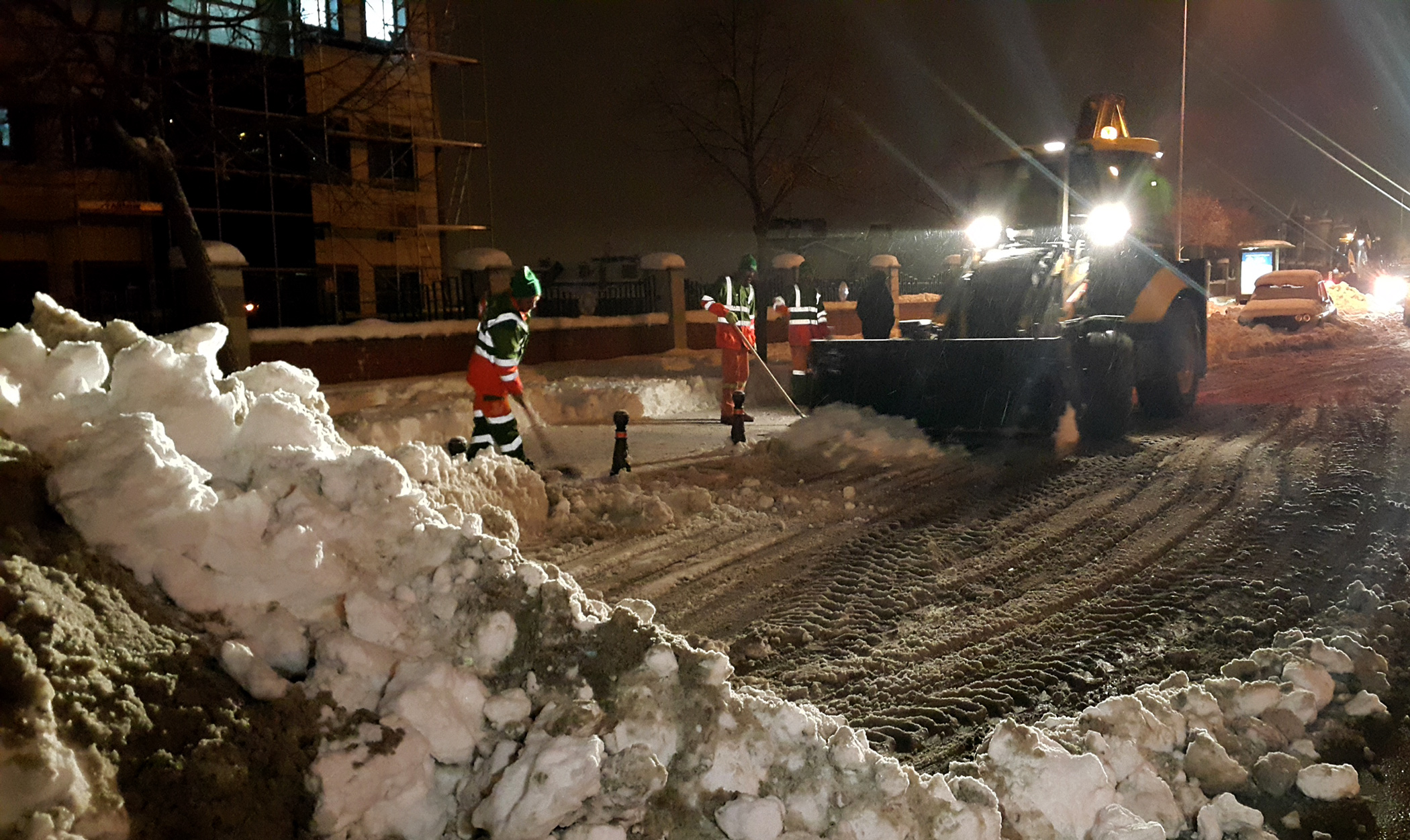 Kar Temizleme Çalışmaları Gece Gündüz Devam Ediyor