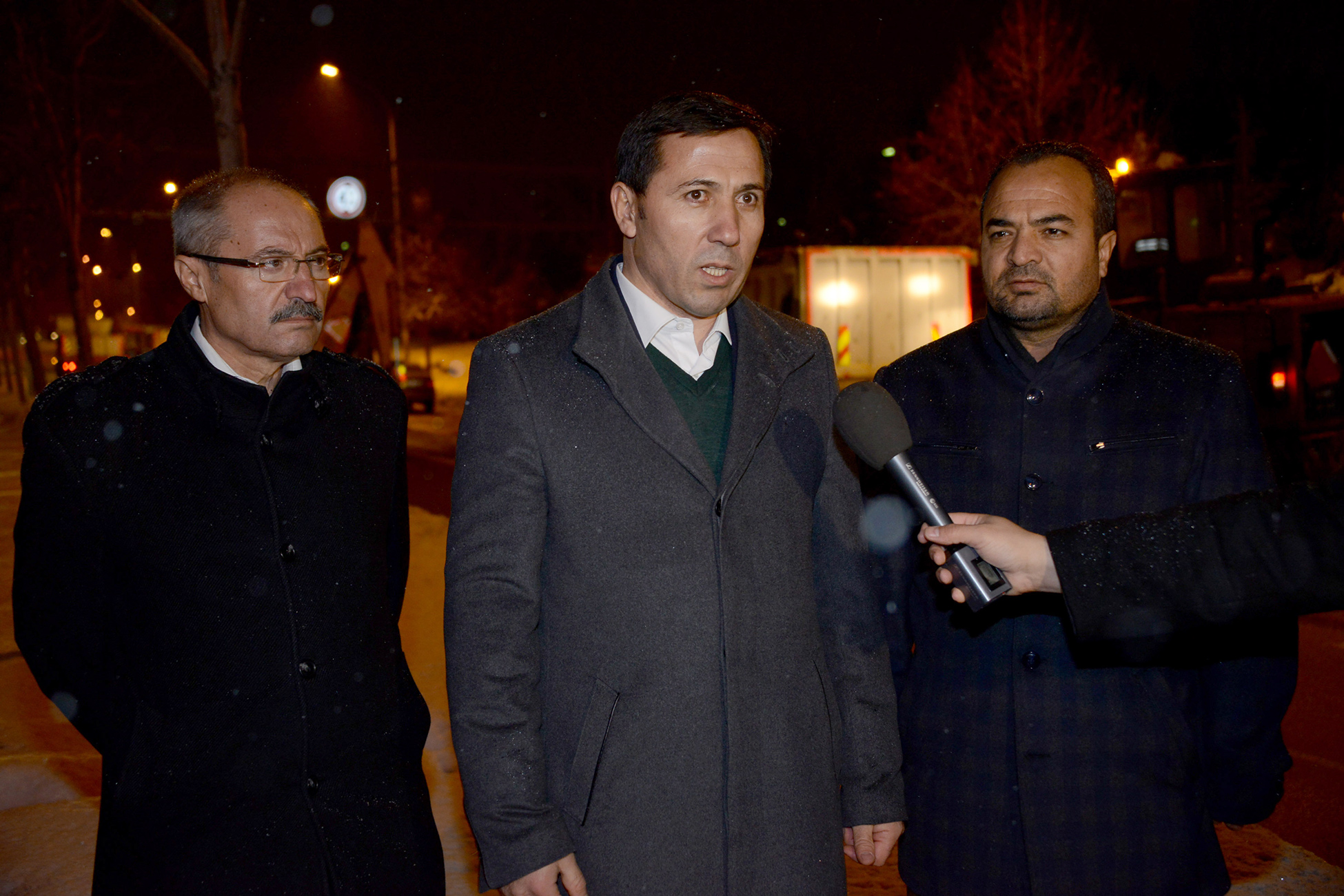 Kar Temizleme Çalışmaları Gece Gündüz Devam Ediyor