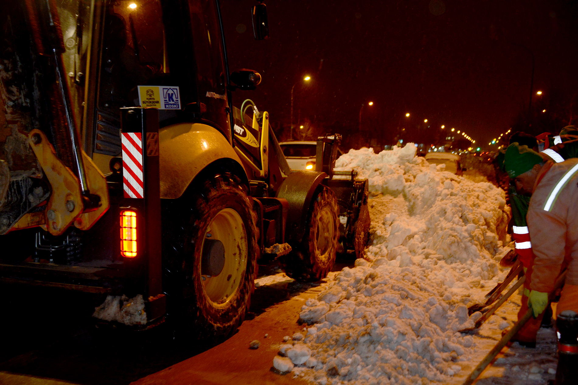 Kar Temizleme Çalışmaları Gece Gündüz Devam Ediyor