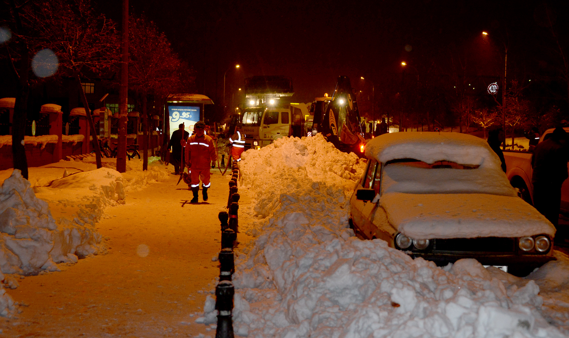 Kar Temizleme Çalışmaları Gece Gündüz Devam Ediyor