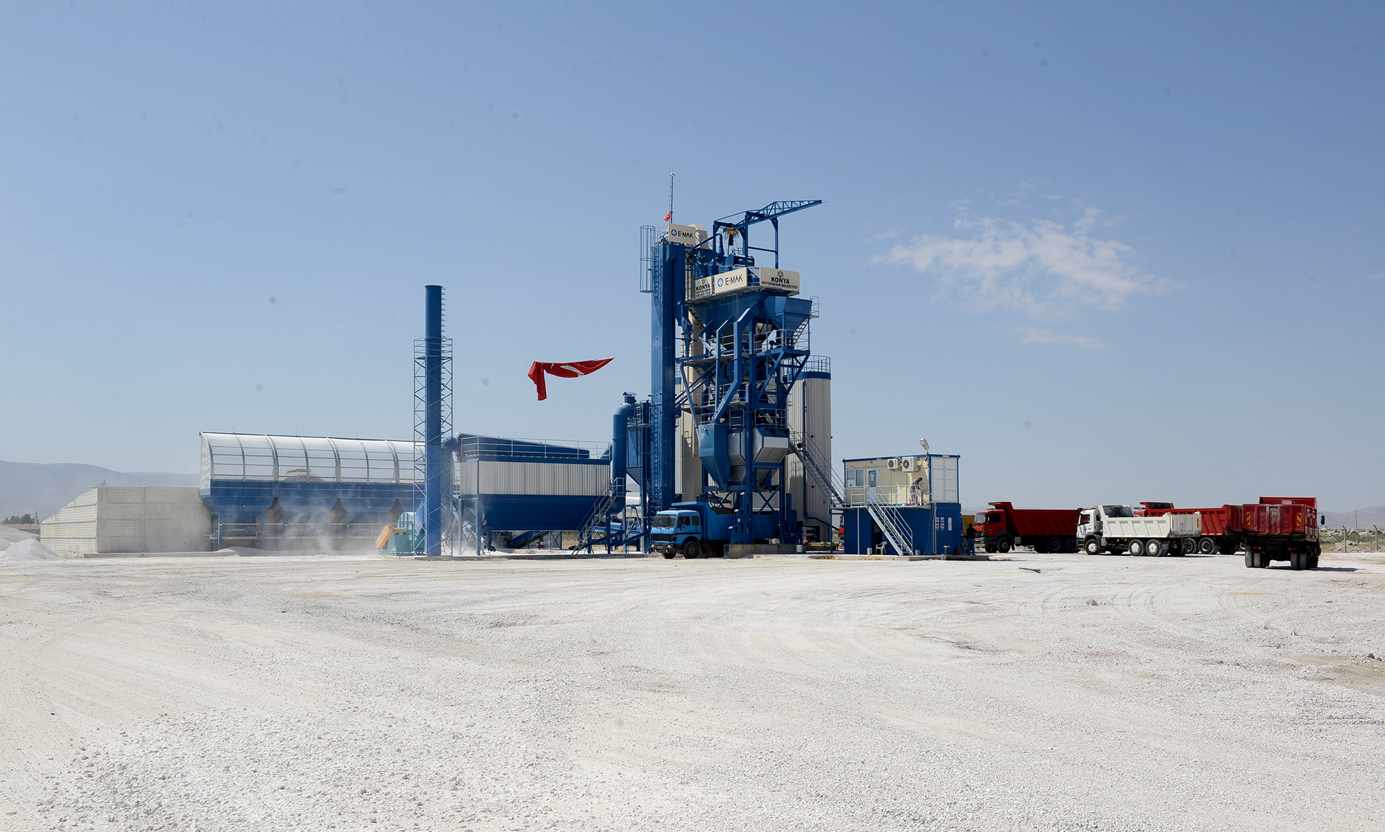 Büyükşehir'den 4 Bölgeye 14 Milyon Liralık Asfalt Plenti