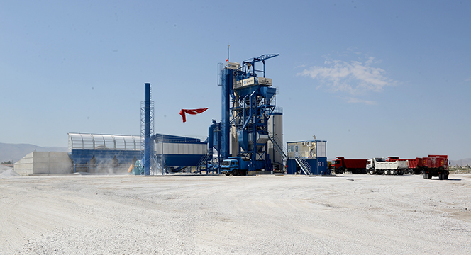 Büyükşehir'den 4 Bölgeye 14 Milyon Liralık Asfalt Plenti