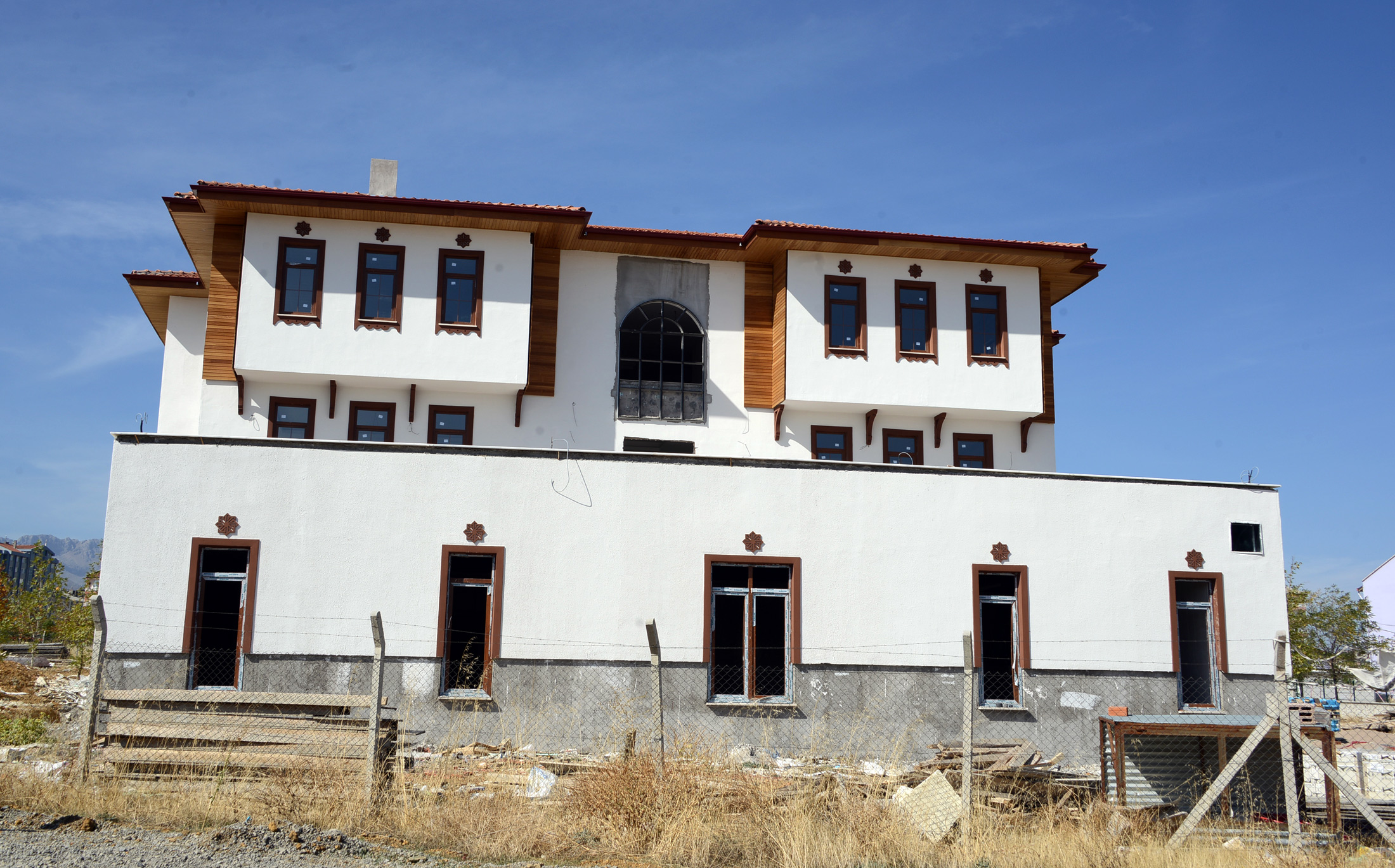 Büyükşehir'den Seydişehir'e Şehir Konağı