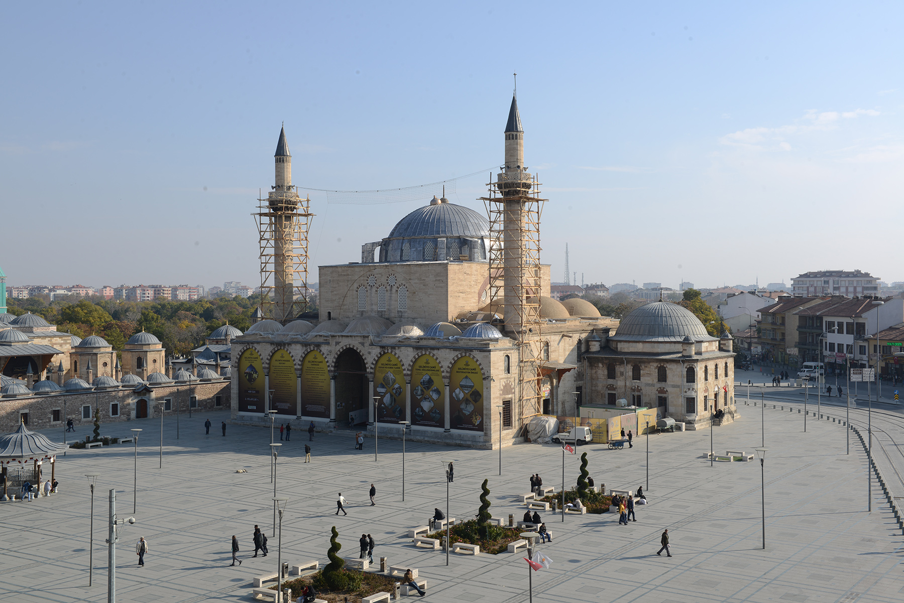Tarihi Camileri Gelecek Kuşaklara Aktarıyoruz