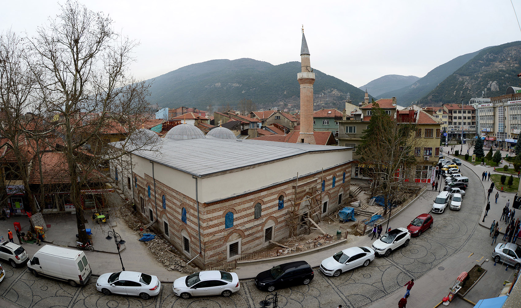 Tarihi Camileri Gelecek Kuşaklara Aktarıyoruz