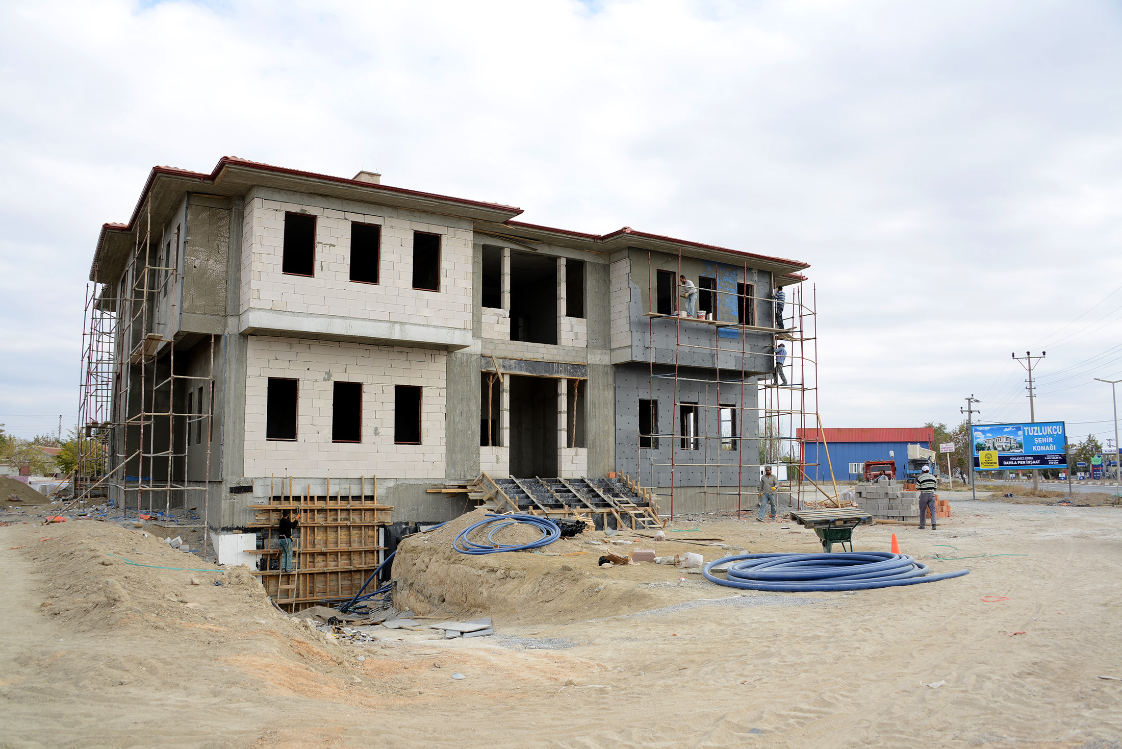 Büyükşehir'den Tuzlukçu İlçesine Şehir Konağı