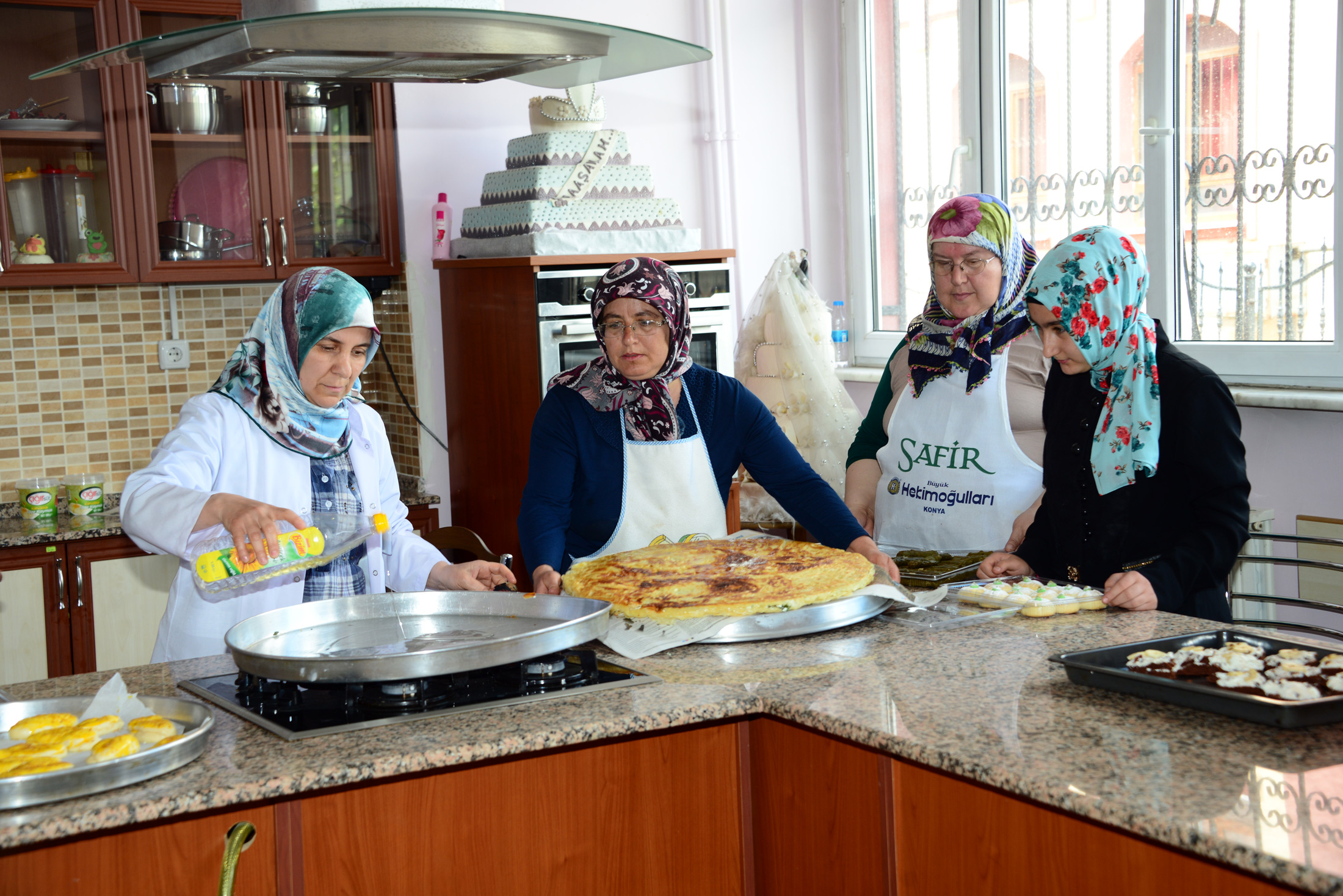 Asker ve Polisimize 'Anne Eli Değmiş' Yemek 