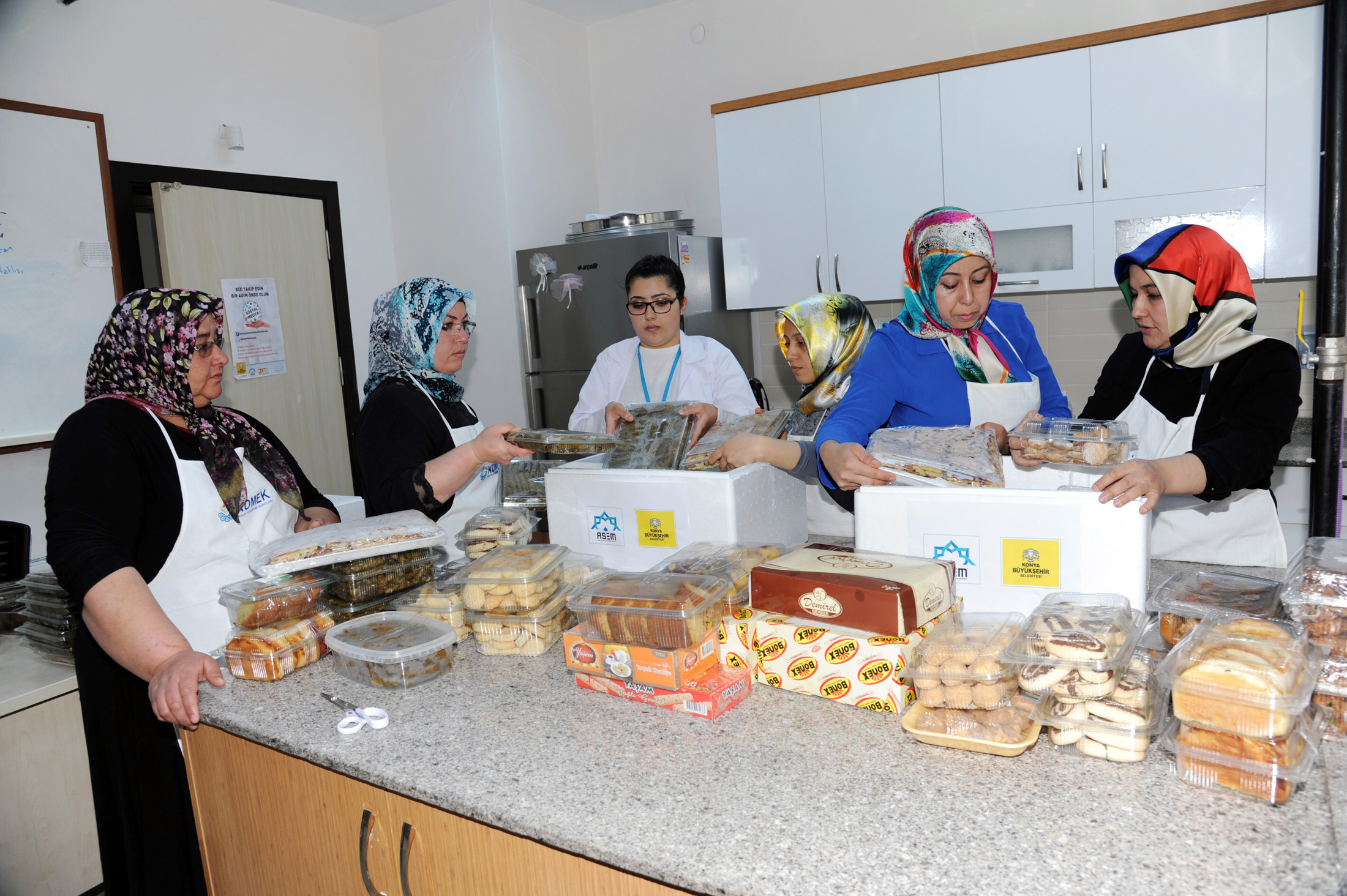 Asker ve Polisimize 'Anne Eli Değmiş' Yemek 