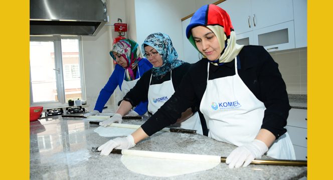 Asker ve Polisimize 'Anne Eli Değmiş' Yemek 