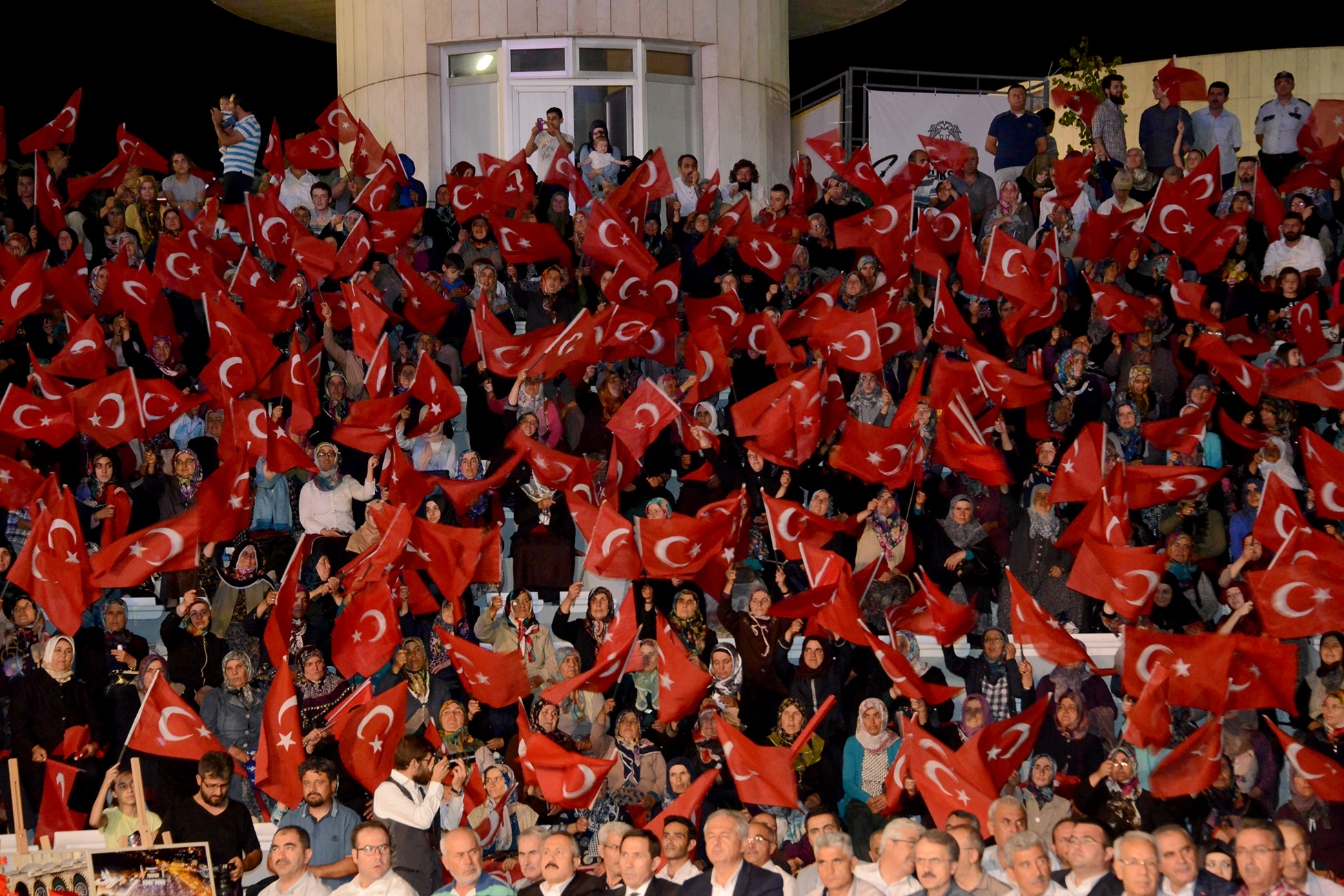 Büyükşehir'den 15 Temmuz Şehitler ve Milli İrade Dayanışma Gecesi