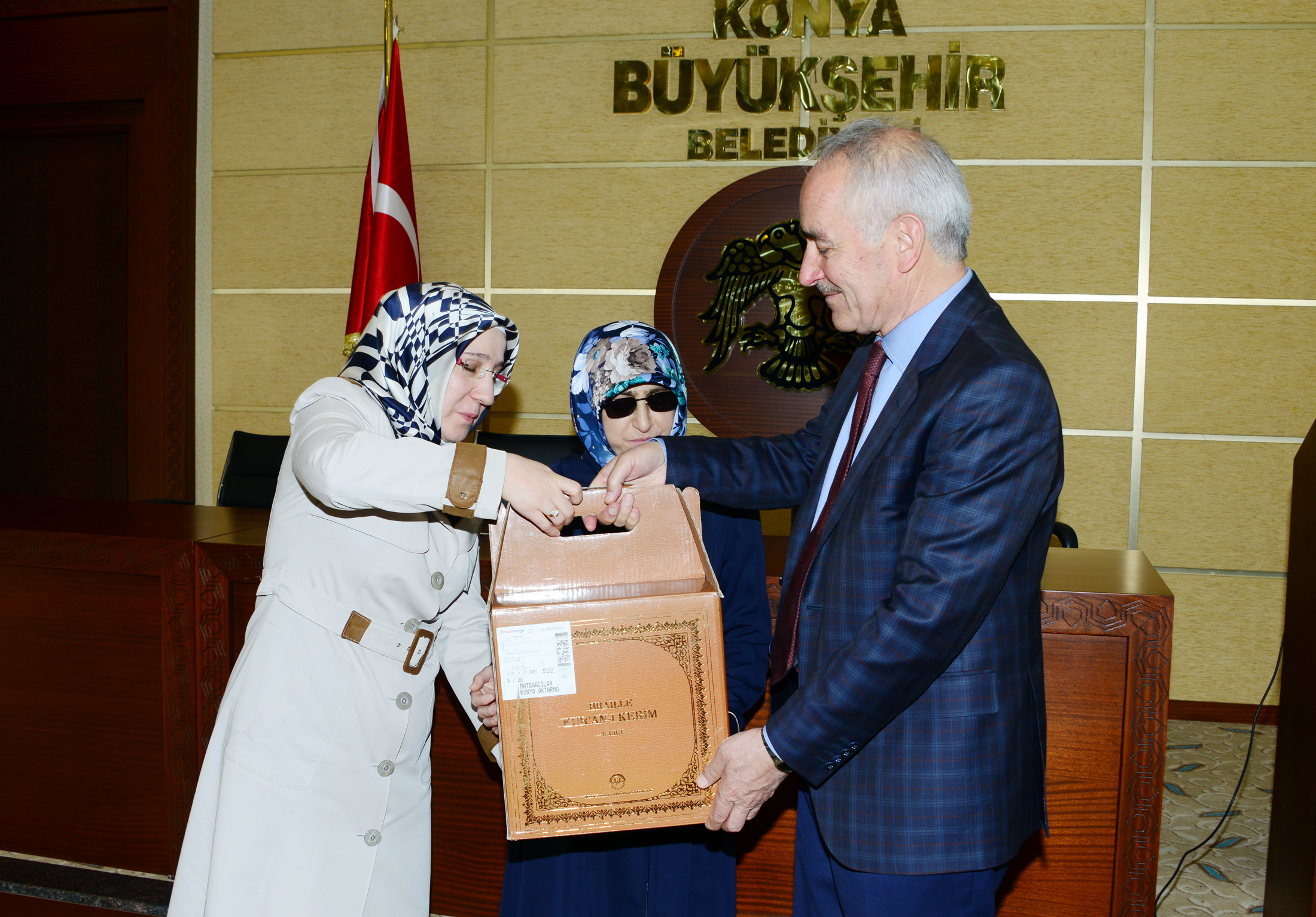 Braille Alfabesiyle Üç Ayda Kur\'an Öğrendiler