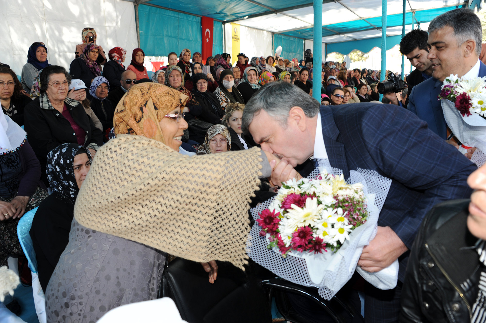 Ereğlili Kadınlara Anlamlı Hediye