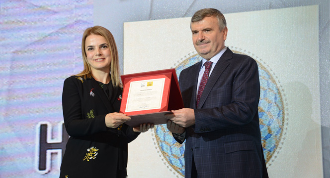 Uluslararası İslam Sanatları Yarışmasının Ödülleri Verildi
