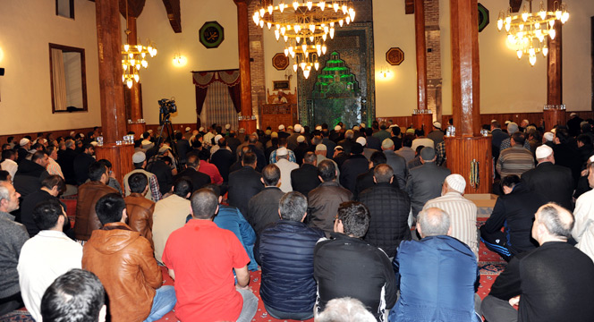Regaib Kandili Konya'da Dolu Dolu Yaşandı 