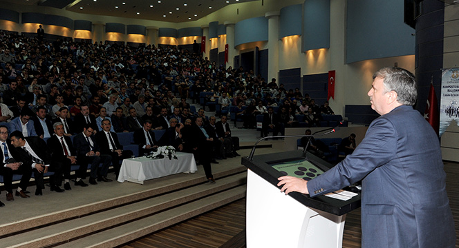 Başkan Akyürek Kariyer Günlerinde Gençlerle Buluştu
