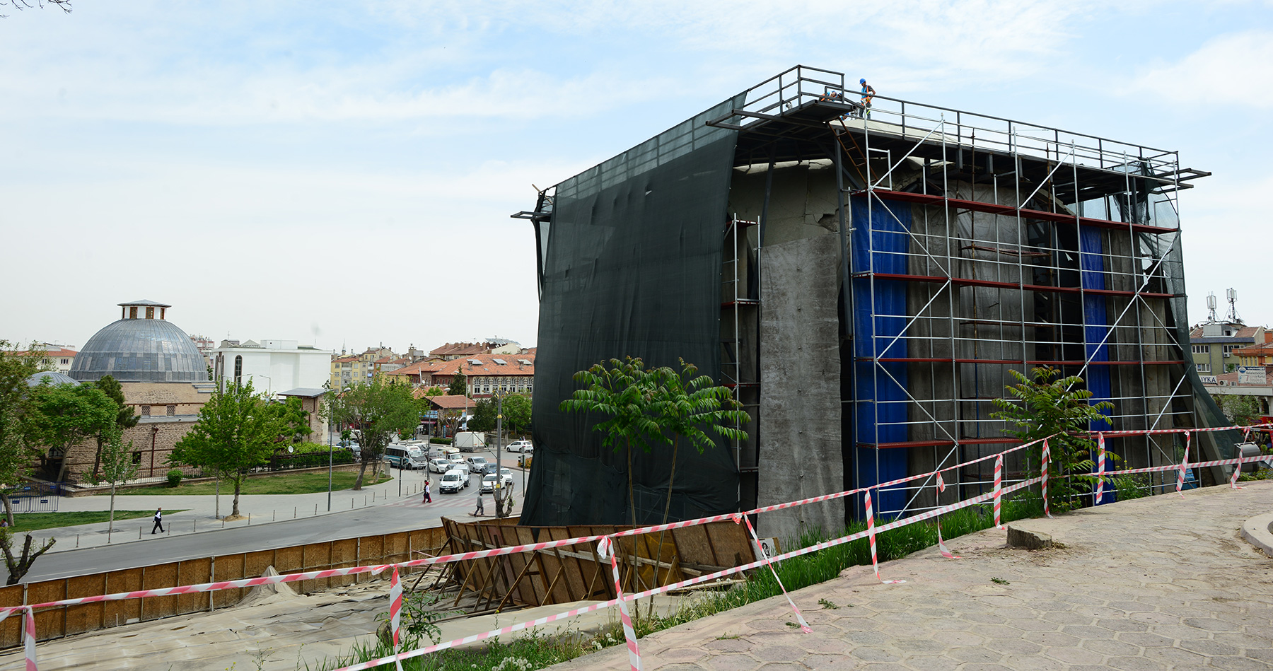 Kılıçarslan Köşkü Üzerindeki Yıpranan Beton Koruma Kaldırılıyor