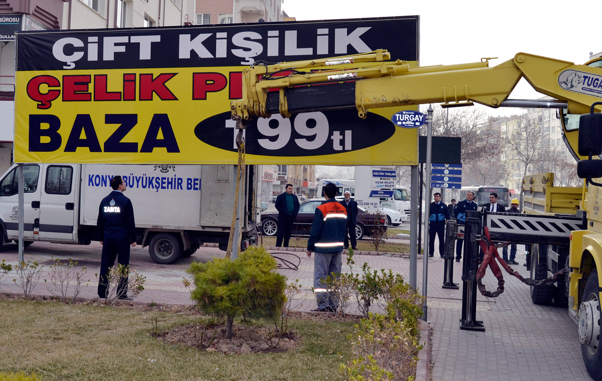 Görüntü Kirliliğine Neden Olan Tabelalar Kaldırılıyor