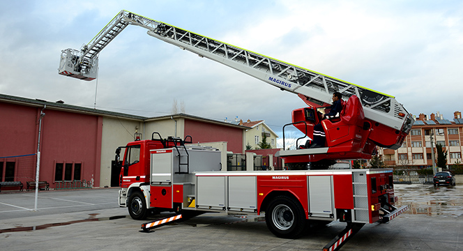 İtfaiye 2015'te 8 Bin 296 Yangına Müdahale Etti