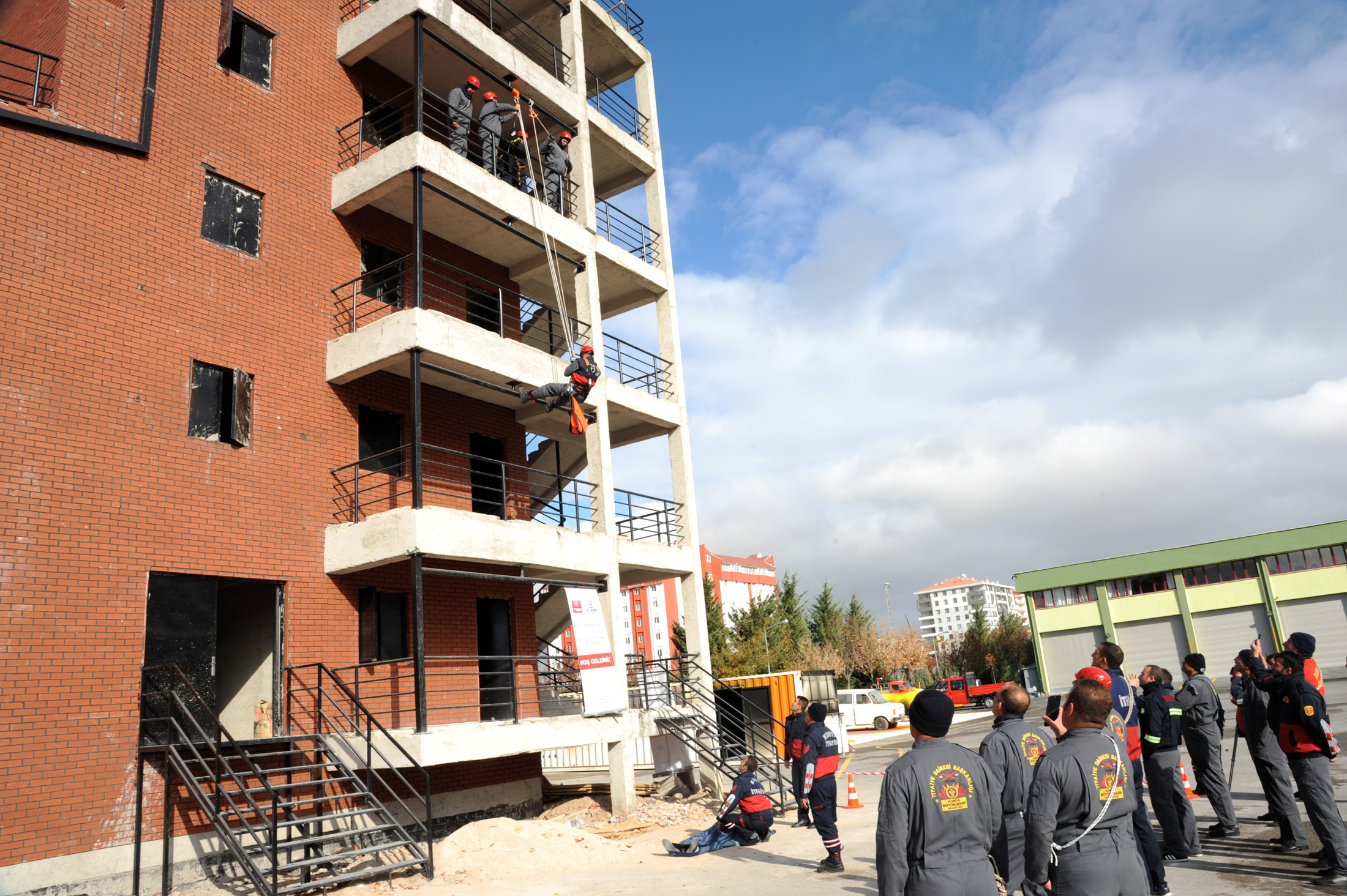Büyükşehir'den Uzman İtfaiyeci Eğitimi