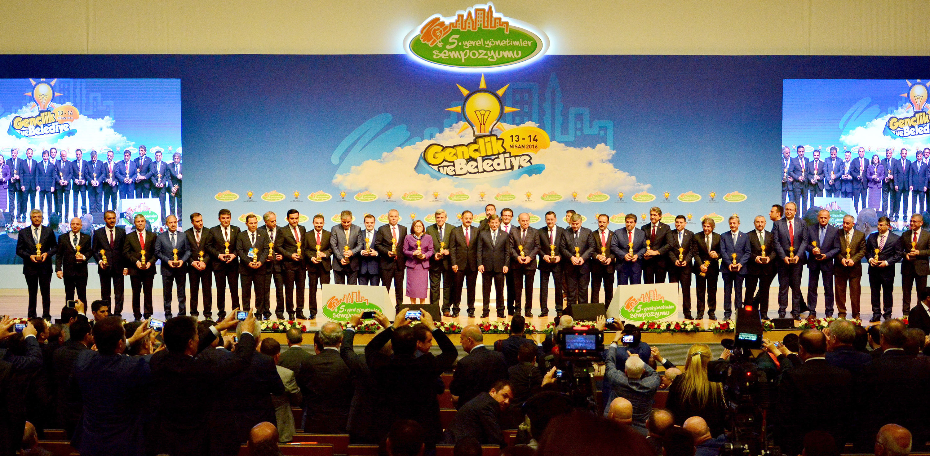 Büyükşehir'e Gençlik Projeleri Ödülü