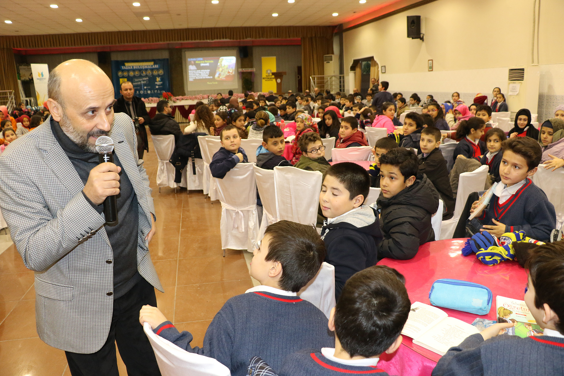 Yazar Buluşmaları Devam Ediyor