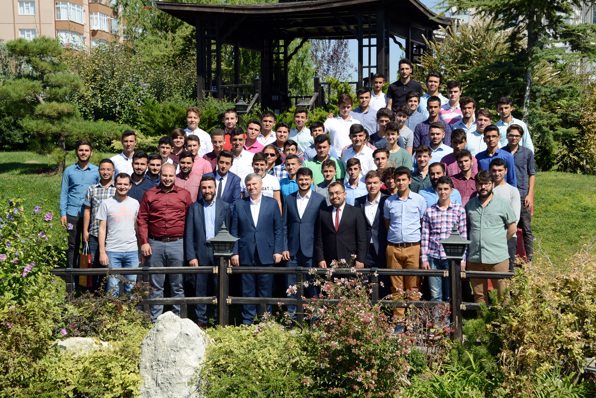 Ülkeyi Daha İleriye Taşıma Sorumluluğu Gençlerdedir
