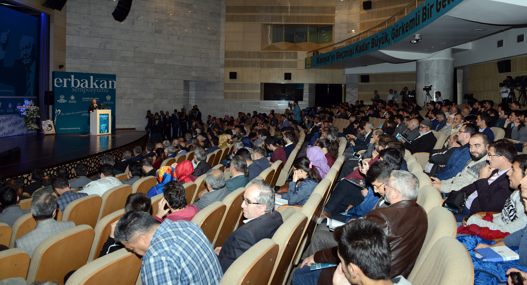 Erbakan Hoca Bir Mektepti