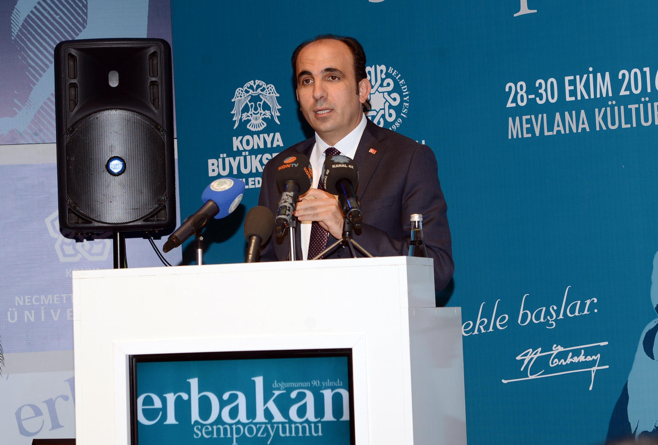 Erbakan Hoca Bir Mektepti