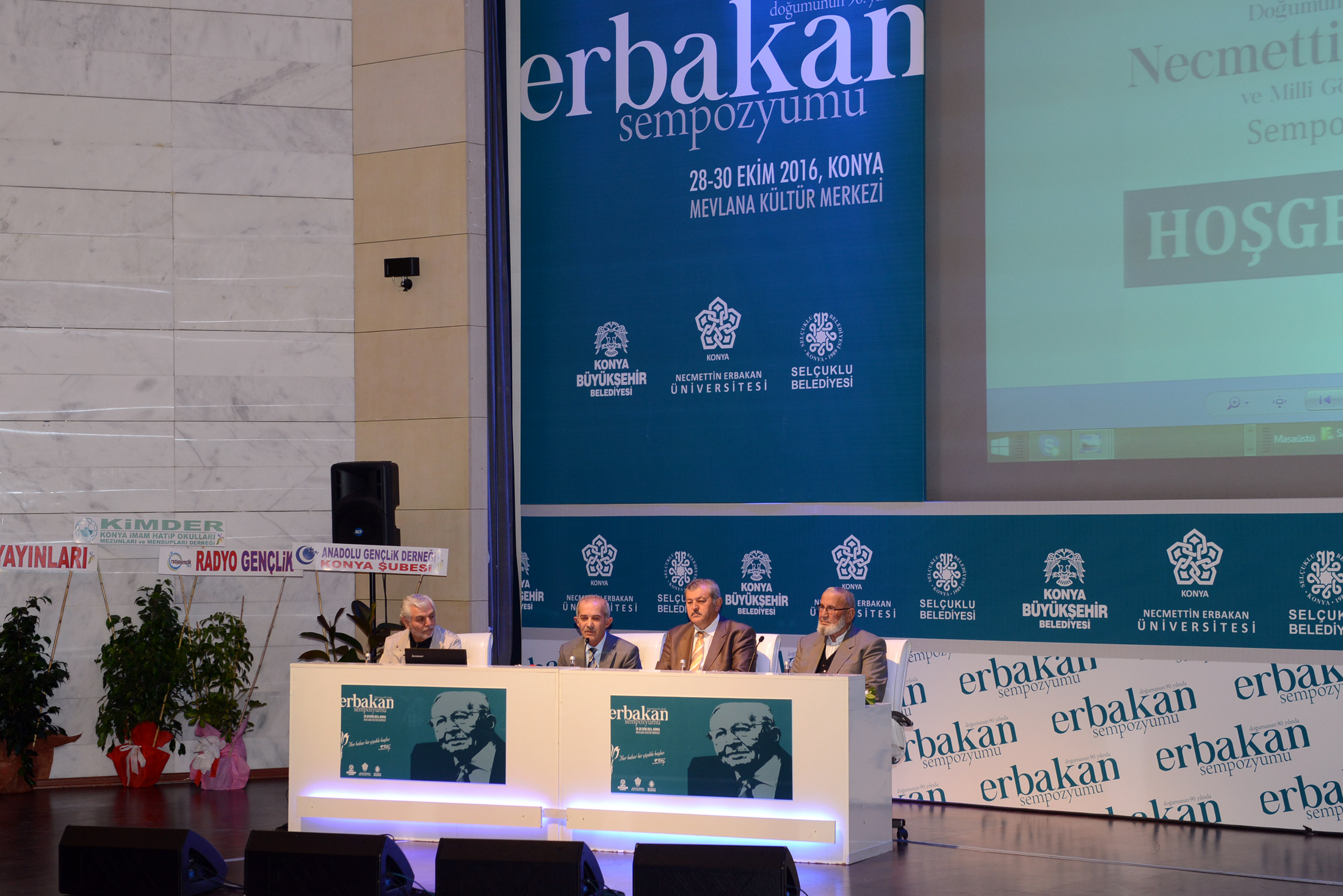 Erbakan Hoca Bir Mektepti