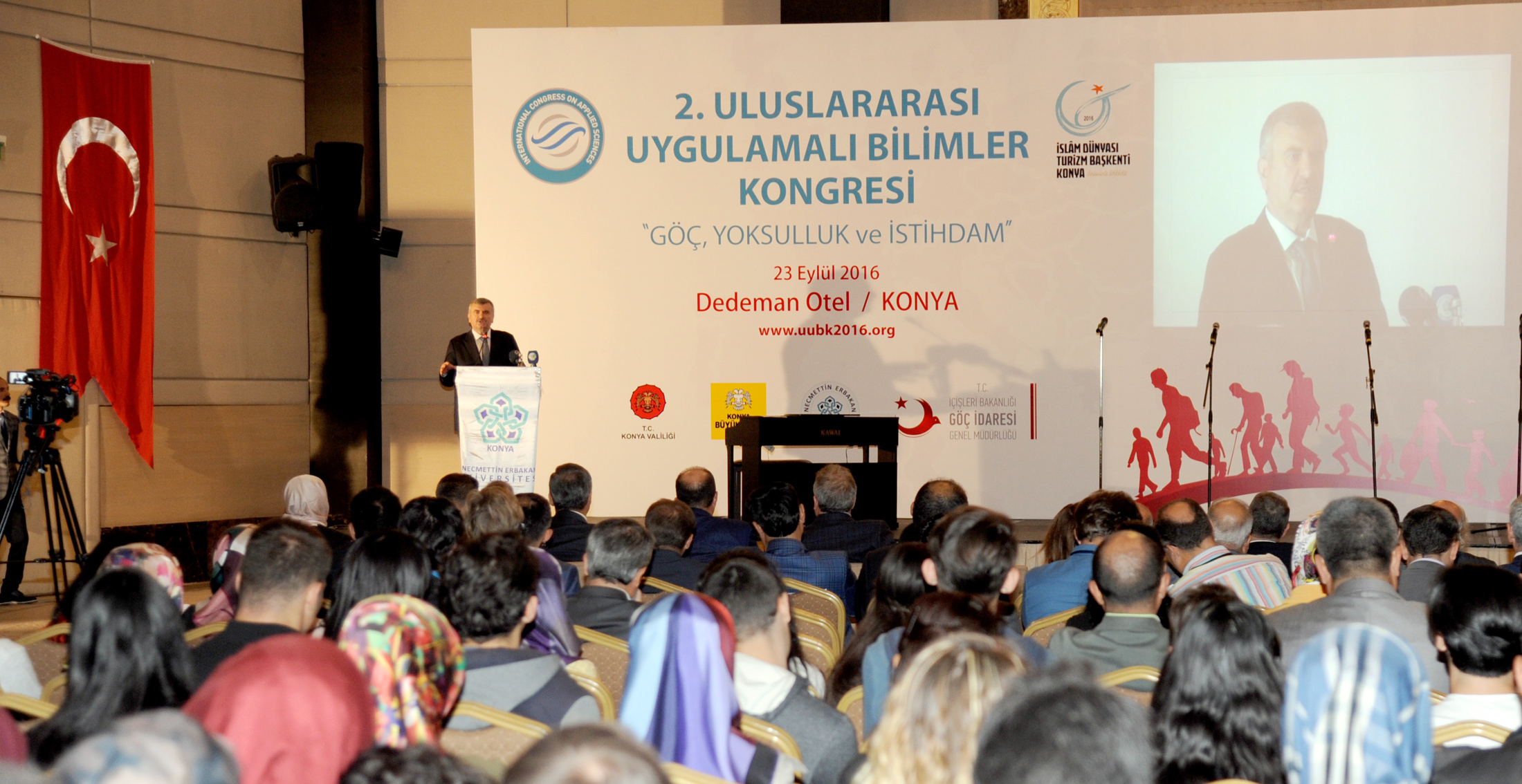 Suriyelilere Sahip Çıkan Türkiye Dünyaya Örnek Oldu