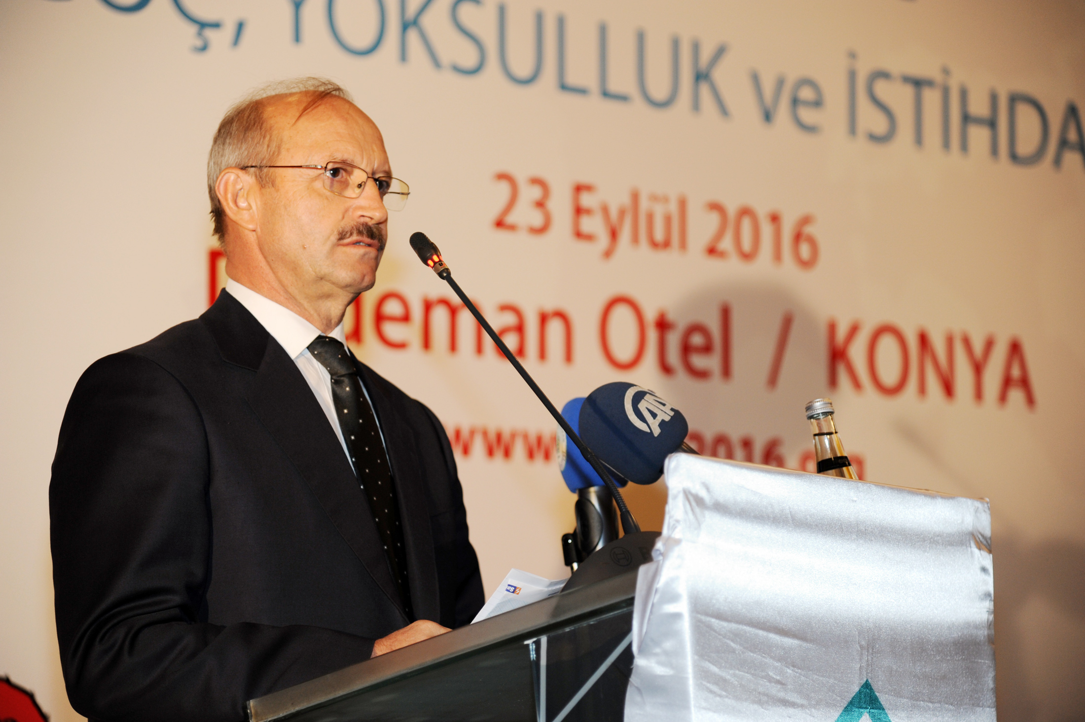 Suriyelilere Sahip Çıkan Türkiye Dünyaya Örnek Oldu