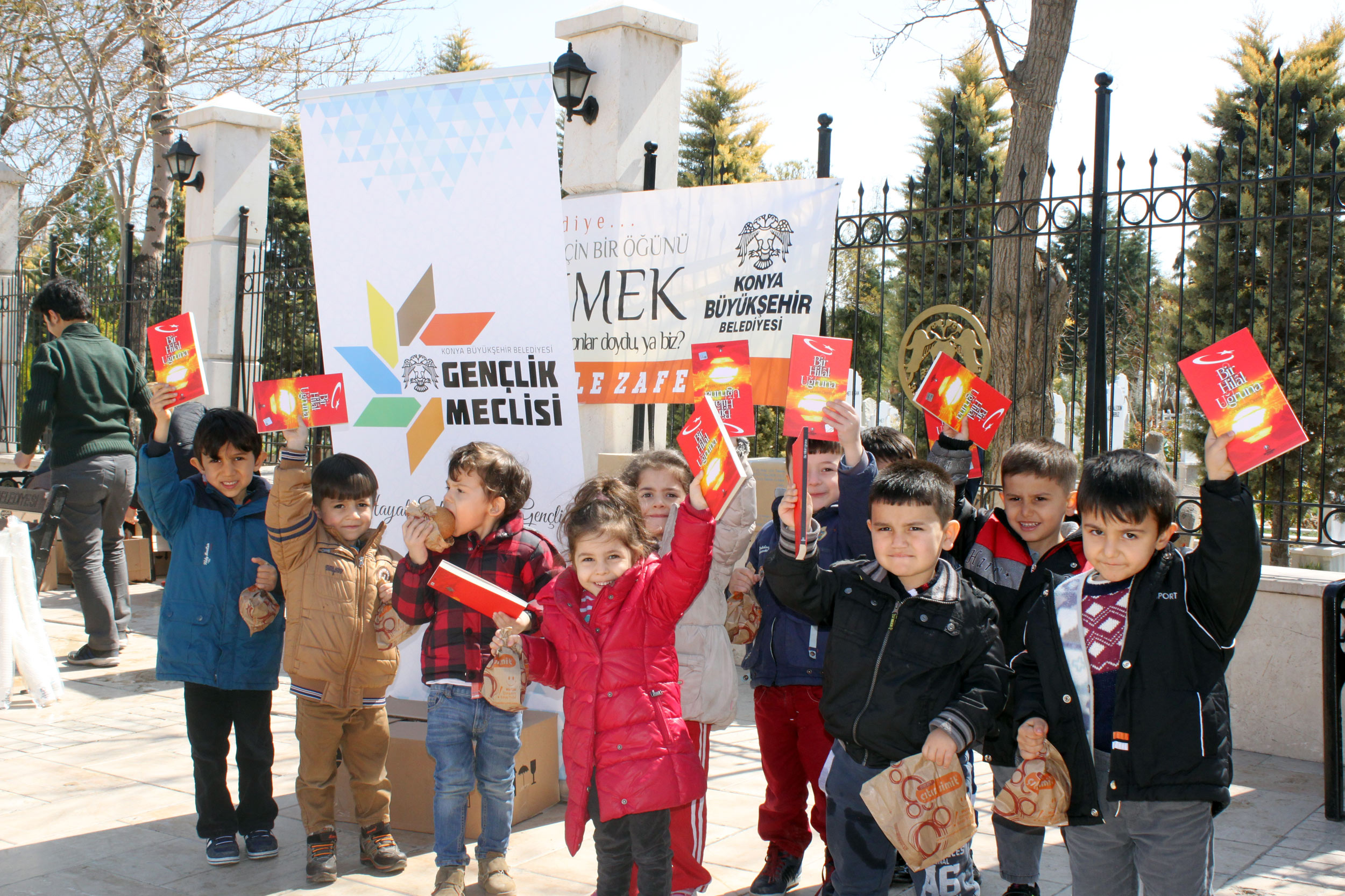 Gençler Ecdâdın Fedakarlıklarını Unutmadı 