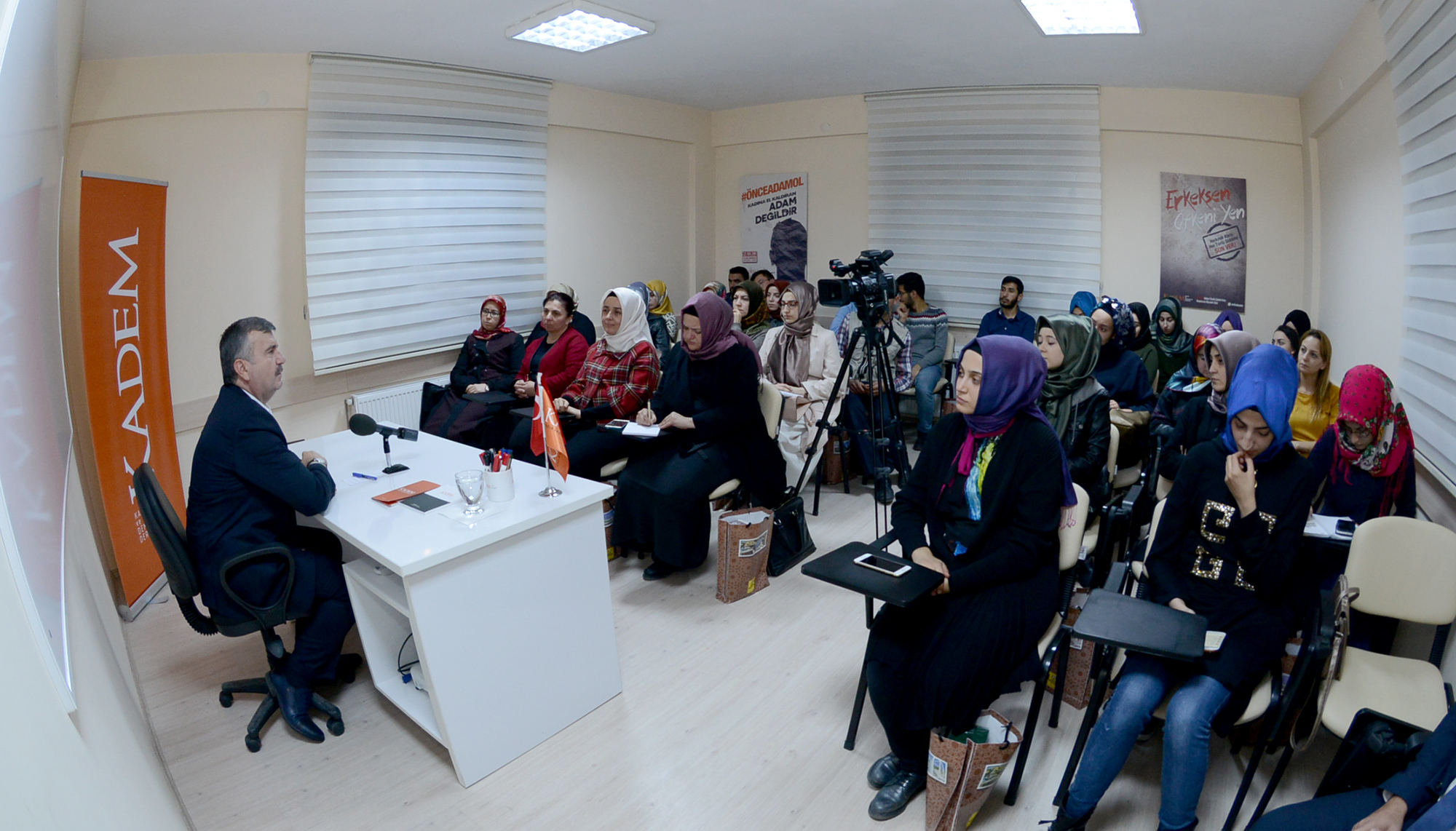 'Ailede Çözülmenin Önlenmesi İçin Erkeklerin Eğitilmesi Gerekiyor'