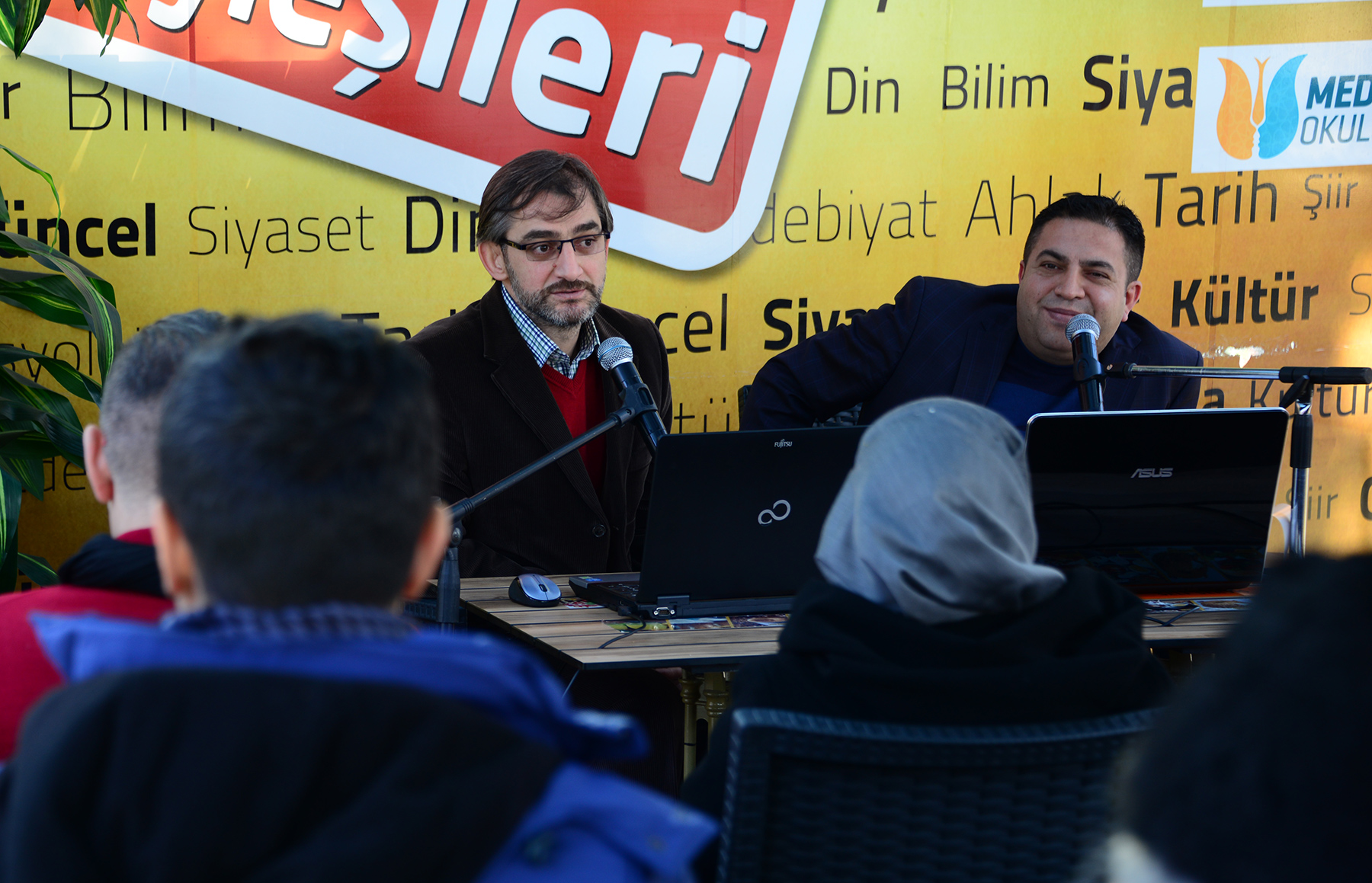 Şiir Severler Camlı Köşk'te Buluştu