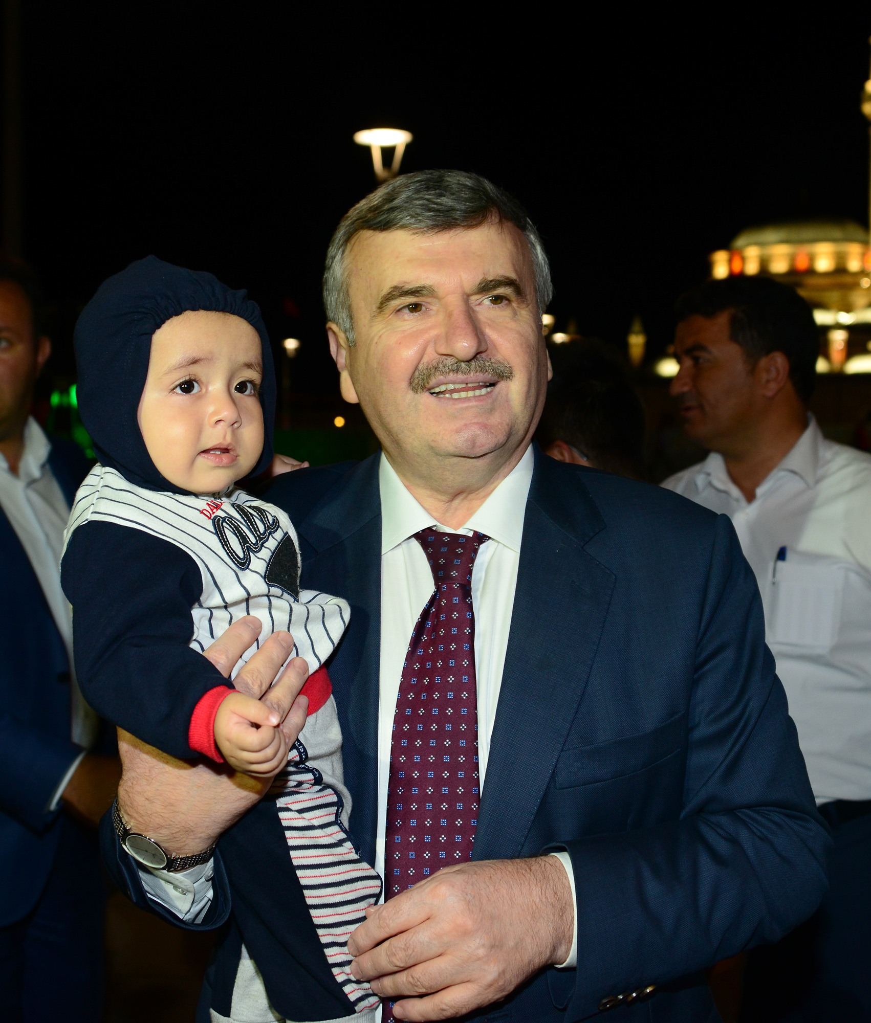 Mevlana Meydanı'nda Teravih Coşkusu