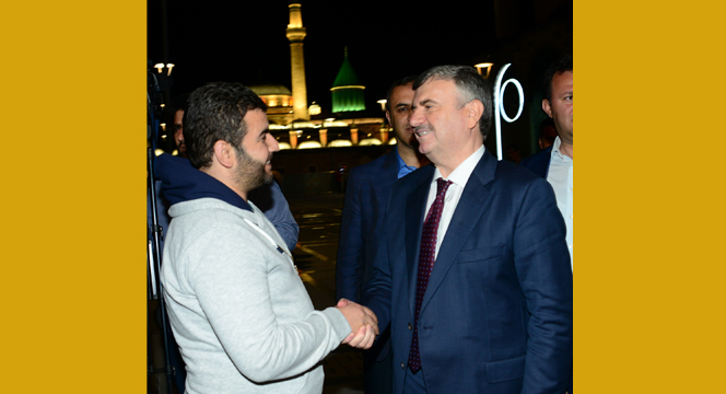 Mevlana Meydanı'nda Teravih Coşkusu