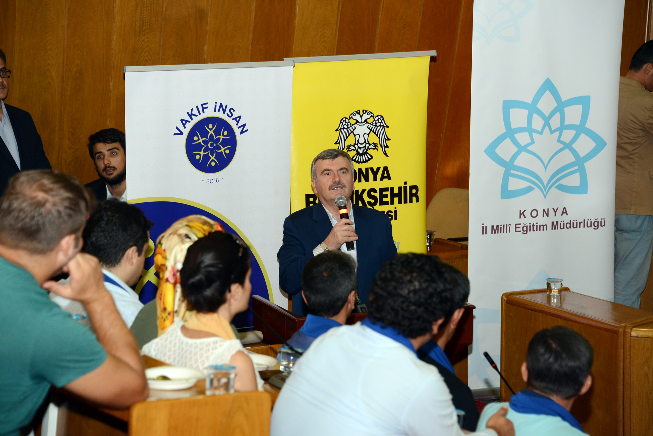 Vakıf İnsan Projesi'nde Eğitimcilere Sertifikaları Verildi