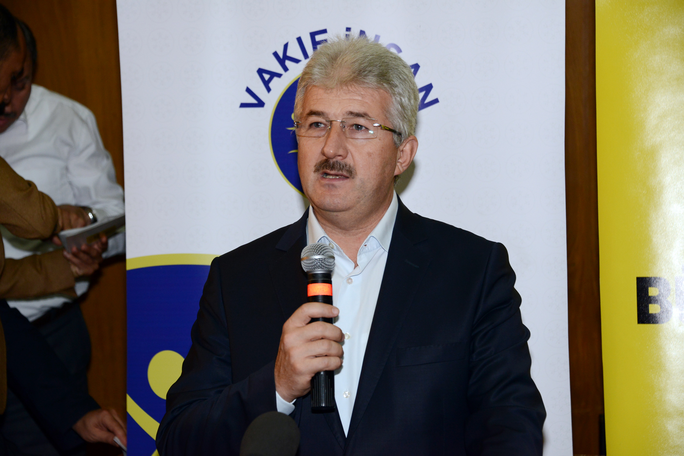 Vakıf İnsan Projesi'nde Eğitimcilere Sertifikaları Verildi