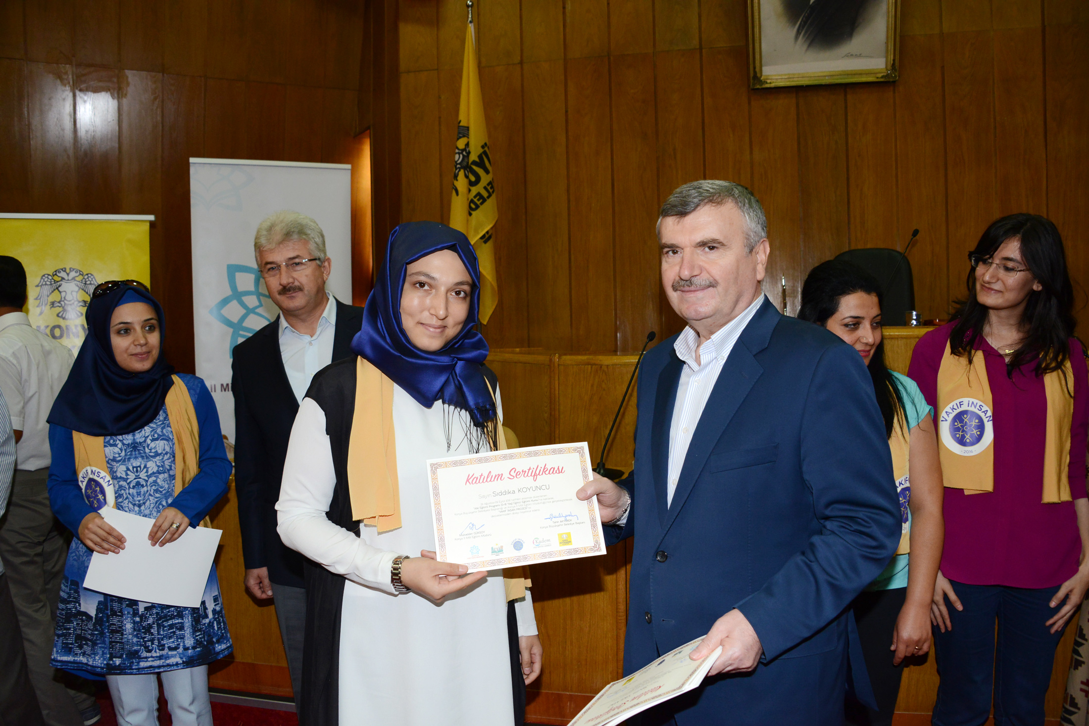 Vakıf İnsan Projesi'nde Eğitimcilere Sertifikaları Verildi