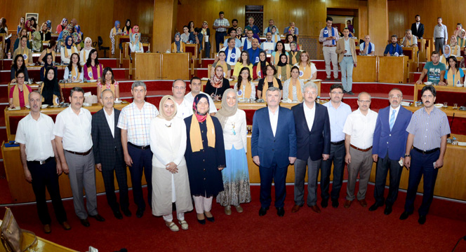 Vakıf İnsan Projesi'nde Eğitimcilere Sertifikaları Verildi