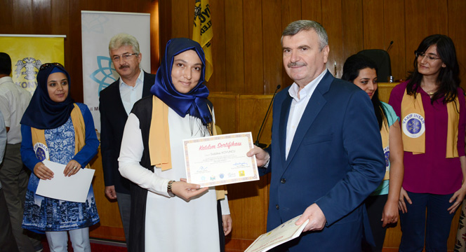 Vakıf İnsan Projesi'nde Eğitimcilere Sertifikaları Verildi